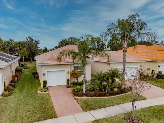 Property Slideshow image 3 of 91 | 5008 ruby flats dr, Wimauma, FL, 33598