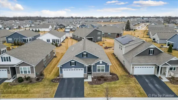 Property Slideshow image 3 of 40 | 243 durham st, North Aurora, IL, 60542