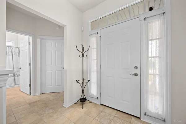 Property Slideshow image 3 of 28 | 17340 lucerne ct, Lockport, IL, 60441