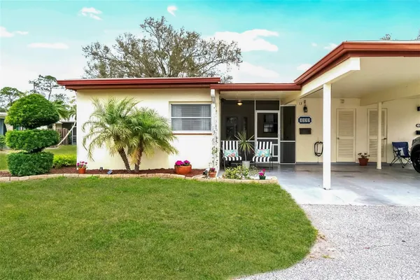 Property Slideshow image 2 of 38 | 3533 tree line ct # 13, Sarasota, FL, 34231