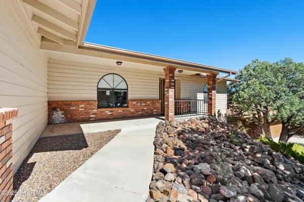 Property Slideshow image 3 of 28 | 688 star rock dr, Prescott, AZ, 86301