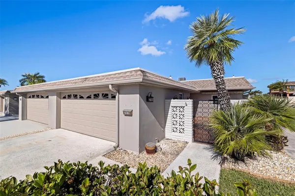 Property Slideshow image 2 of 58 | 403 boca ciega point blvd, St Petersburg, FL, 33708