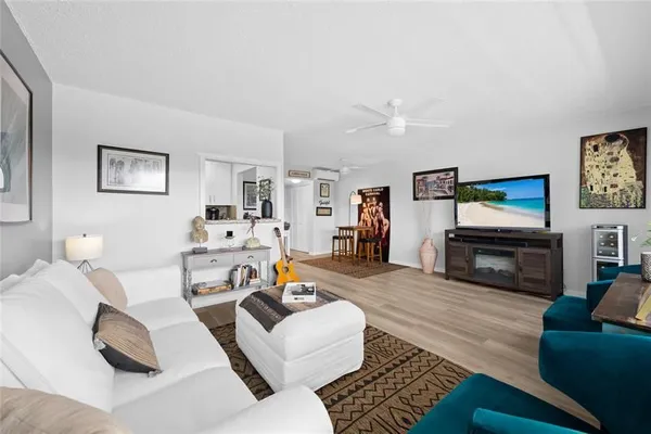 Property Slideshow image 3 of 26 | 318 oakridge r # 318, Deerfield Beach, FL, 33442