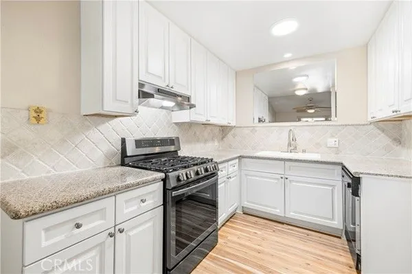 Property Slideshow image 3 of 55 | 19231 avenue of the oaks a, Newhall, CA, 91321
