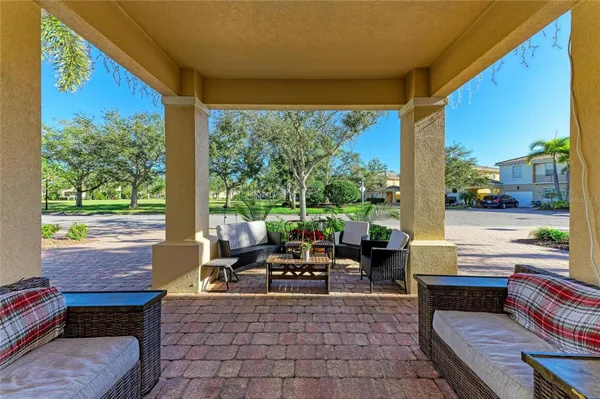 Property Slideshow image 3 of 83 | 7924 farina ct, Sarasota, FL, 34238