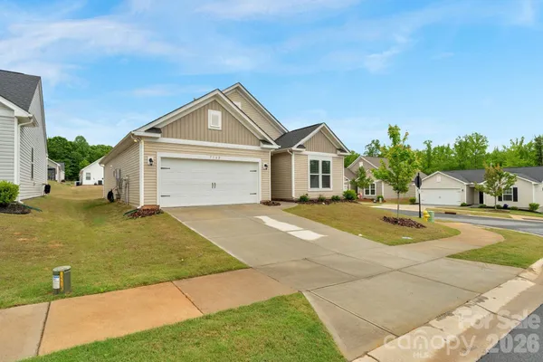 Property Slideshow image 2 of 45 | 7162 indigo way, Denver, NC, 28037