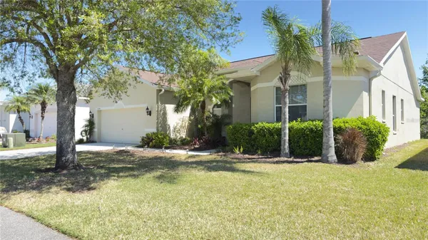 Property Slideshow image 3 of 45 | 10048 cleghorn dr, San Antonio, FL, 33576