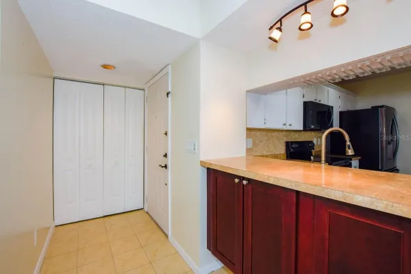 Property Slideshow image 3 of 57 | 437 wexford cir 79, Venice, FL, 34293