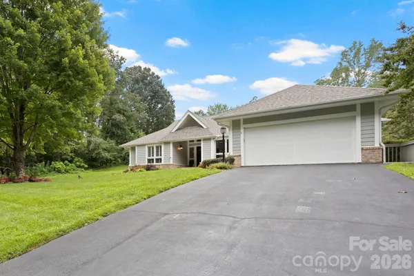 Property Slideshow image 2 of 43 | 128 broadmoor dr, Flat Rock, NC, 28731