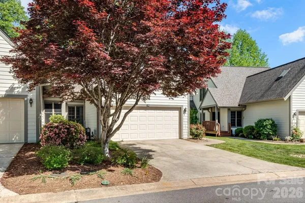 Property Slideshow image 2 of 31 | 29 little cedar ct, Asheville, NC, 28805