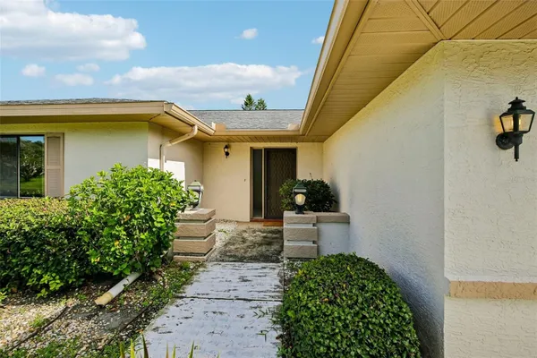 Property Slideshow image 3 of 71 | 1304 leland dr, Sun City Center, FL, 33573