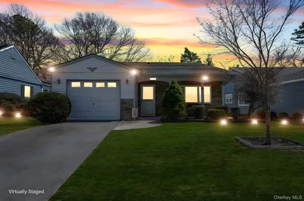 Property Slideshow image 3 of 31 | 259 edinburgh dr, Brookhaven, NY, 11961