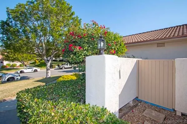 Property Slideshow image 3 of 39 | 12863 camino de la breccia, San Diego, CA, 92128