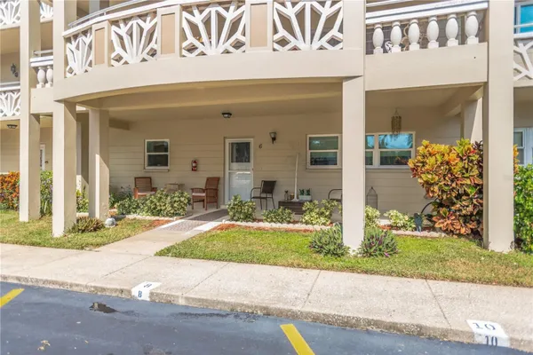 Property Slideshow image 2 of 32 | 2350 haitian dr 6, Clearwater, FL, 33763
