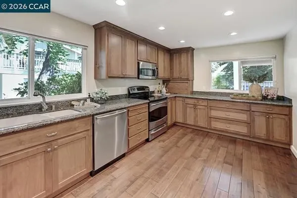 Property Slideshow image 2 of 59 | 2055 cactus ct 6, Walnut Creek, CA, 94595