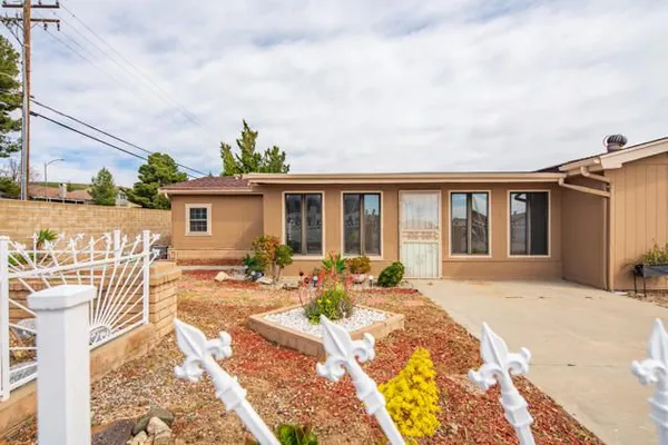 Property Slideshow image 3 of 30 | 91605 w wilson unit #1 st #1 street, Banning, CA, 92220