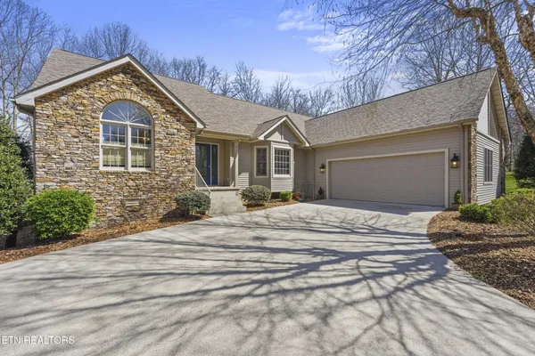 Property Slideshow image 3 of 53 | 21 lexham ct, Crossville, TN, 38558