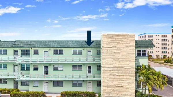 Property Slideshow image 2 of 30 | 5935 30th ave 312, Gulfport, FL, 33707