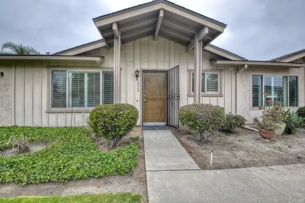 Property Slideshow image 2 of 32 | 1052 plover way, Oceanside, CA, 92057
