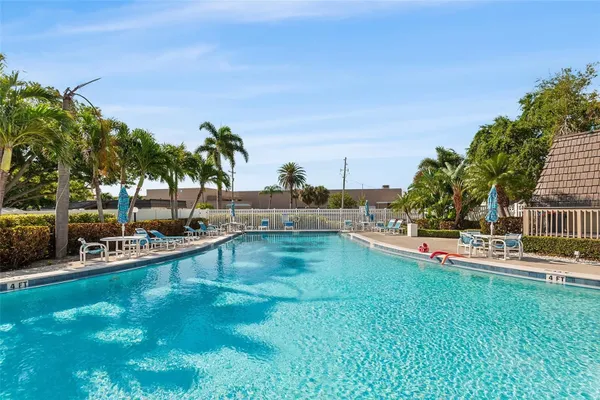 Property Slideshow image 3 of 37 | 14130 rosemary ln 1202, Largo, FL, 33774