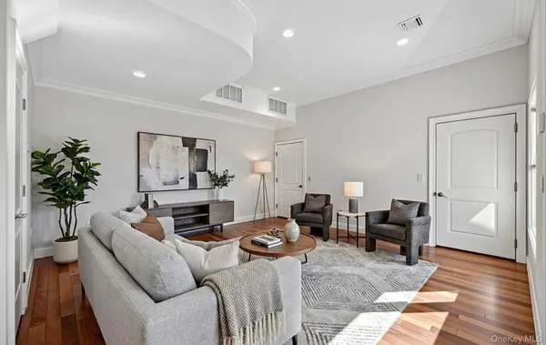 Property Slideshow image 3 of 31 | 702 equestrian way, Hempstead, NY, 11590