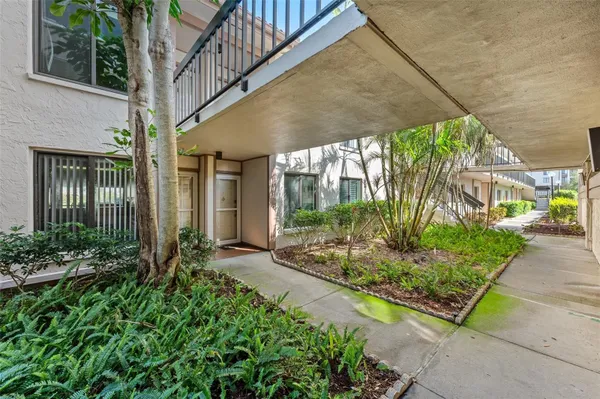 Property Slideshow image 2 of 41 | 6269 palma del mar blvd s apt 112, St Petersburg, FL, 33715