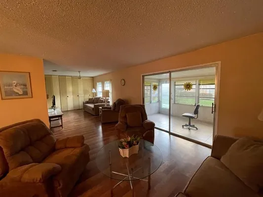 Property Slideshow image 3 of 21 | 127 amherst ln # 127, Lake Worth, FL, 33467