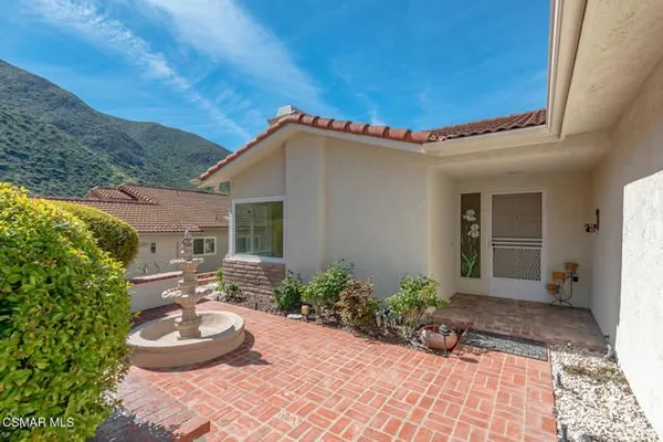 Property Slideshow image 2 of 33 | 1149 itamo st, Camarillo, CA, 93012
