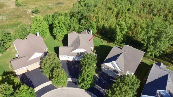 Property Slideshow image 2 of 40 | 1504 mansfield dr, Aurora, IL, 60502