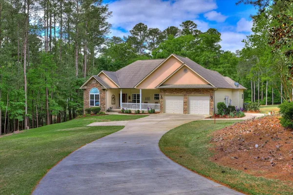 Property Slideshow image 3 of 72 | 205 sandpiper loop, Mccormick, SC, 29835