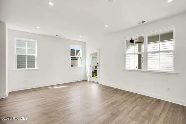 Property Slideshow image 2 of 27 | 409 starship run, Wilmington, NC, 28412