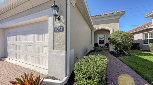 Property Slideshow image 3 of 38 | 1504 calle grand st, Bradenton, FL, 34209
