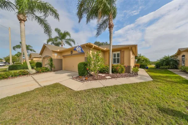 Property Slideshow image 2 of 41 | 2019 acadia greens dr, Sun City Center, FL, 33573