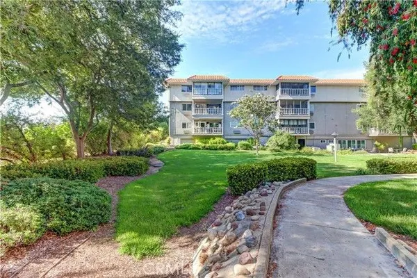 Property Slideshow image 3 of 25 | 2404 via mariposa 3d, Laguna Woods, CA, 92637