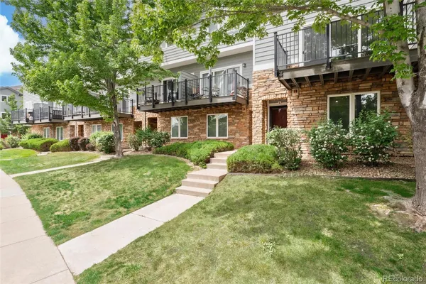 Property Slideshow image 2 of 46 | 2753 w riverwalk cir g, Littleton, CO, 80123