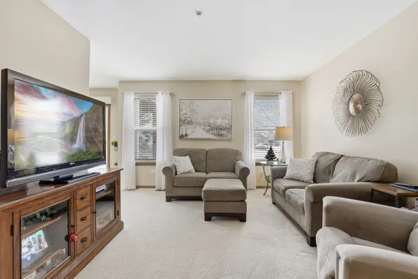 Property Slideshow image 2 of 17 | 13825 s balsam ln d, Plainfield, IL, 60544