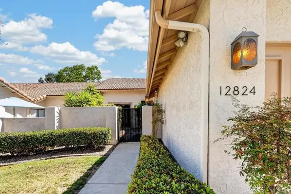 Property Slideshow image 2 of 28 | 12824 camino de la breccia, Rancho Bernardo (San Diego), CA, 92128