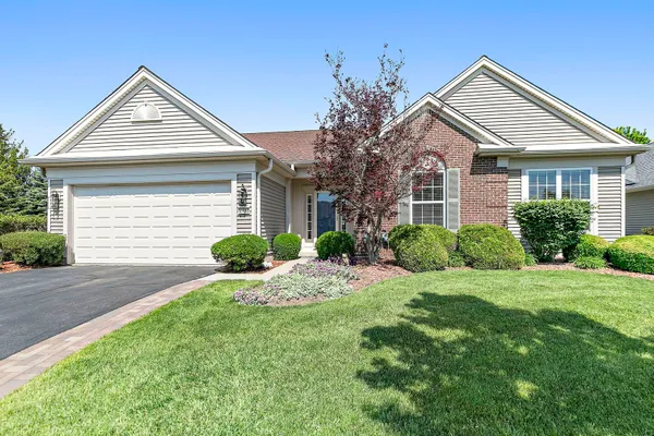 Property Slideshow image 2 of 35 | 11460 windsor dr, Huntley, IL, 60142