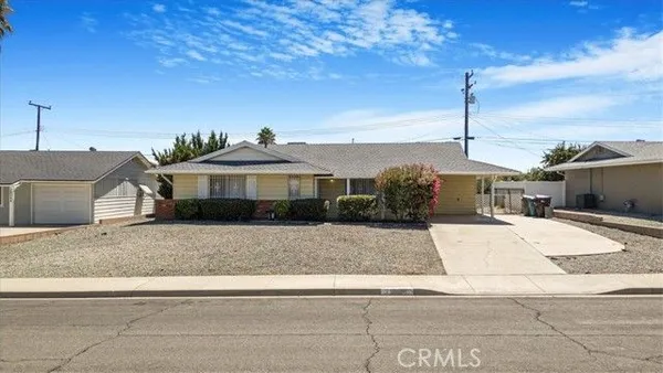 Property Slideshow image 2 of 27 | 28258 w worcester rd, Menifee, CA, 92586