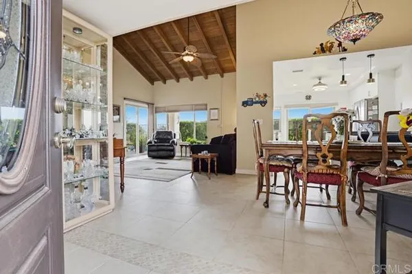 Property Slideshow image 3 of 31 | 12876 circulo dardo, San Diego, CA, 92128