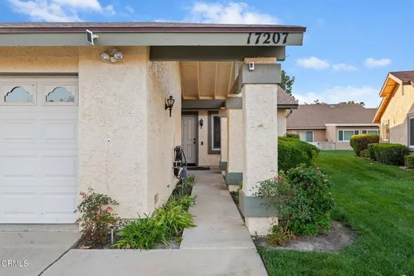 Property Slideshow image 3 of 31 | 17207 village 17 17, Camarillo, CA, 93012