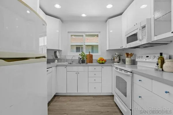 Property Slideshow image 3 of 20 | 3760 vista campana 48, Oceanside, CA, 92057