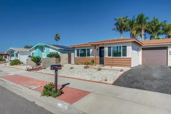 Property Slideshow image 2 of 32 | 3196 buena hills dr, Oceanside, CA, 92056