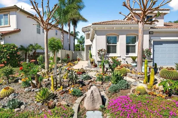 Property Slideshow image 3 of 60 | 10254 spruce woodlands way, Escondido, CA, 92026