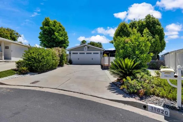 Property Slideshow image 3 of 45 | 38020 calle confite, Murrieta, CA, 92563