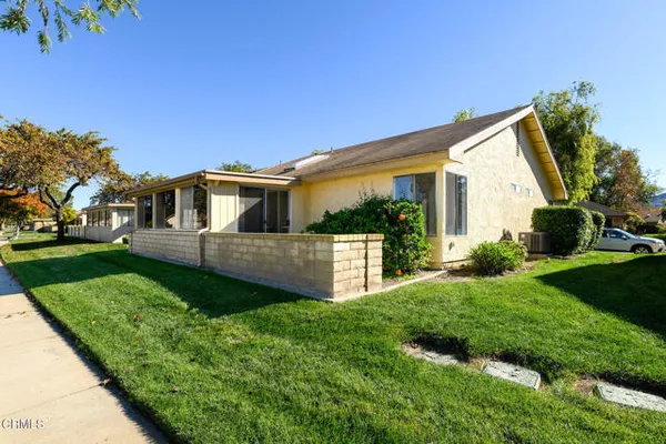 Property Slideshow image 3 of 37 | 24121 village 24 24, Camarillo, CA, 93012