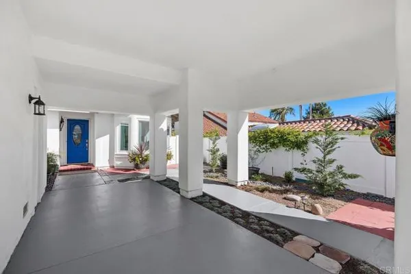 Property Slideshow image 2 of 60 | 4706 zamora way, Oceanside, CA, 92056