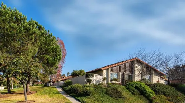 Property Slideshow image 3 of 21 | 360 abington rd, Encinitas, CA, 92024