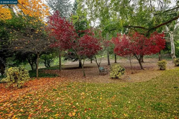 Property Slideshow image 3 of 31 | 1131 oakmont dr 6, Walnut Creek, CA, 94595