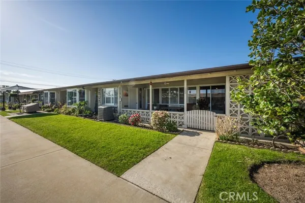 Property Slideshow image 2 of 30 | 1201 oakmont rd 196h, Seal Beach, CA, 90740